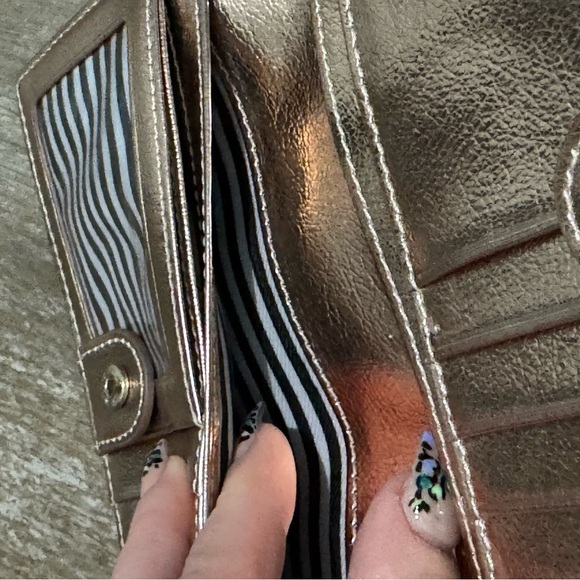 Kate Spade Metallic Cameron Saffiano Leather Rose Gold wallet. - Picture 7 of 10